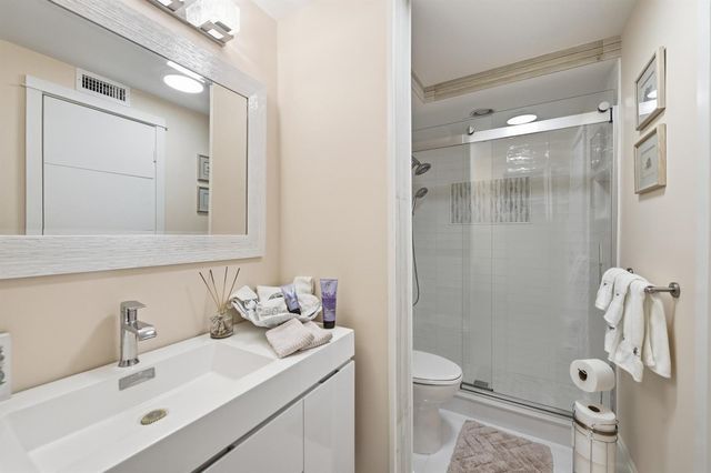 53 Piedmont B, Delray Beach, FL 33484