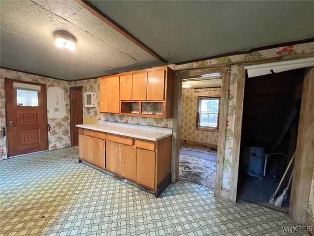 642 Monroe Avenue, Evans, NY 14006