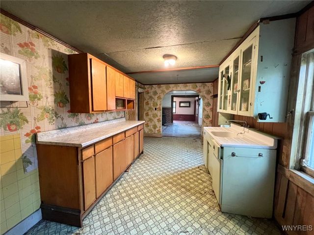 642 Monroe Avenue, Evans, NY 14006