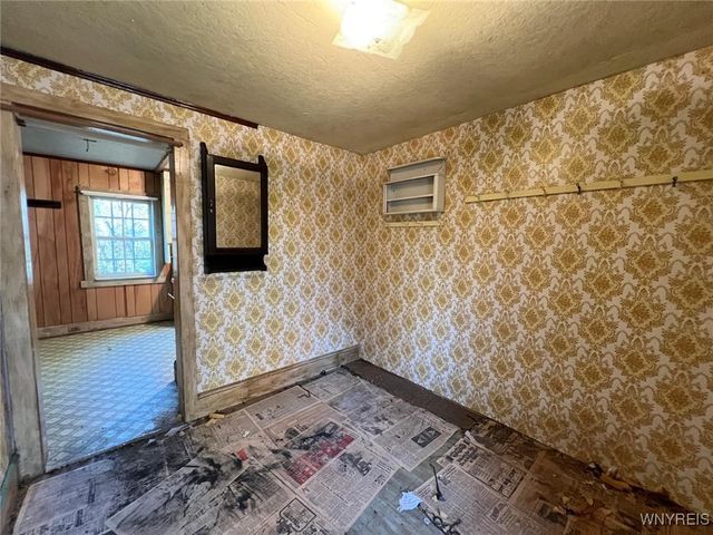 642 Monroe Avenue, Evans, NY 14006