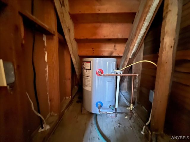 642 Monroe Avenue, Evans, NY 14006