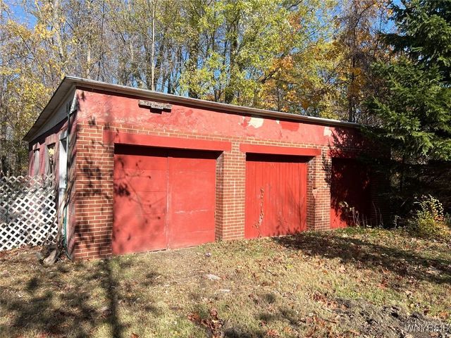 642 Monroe Avenue, Evans, NY 14006