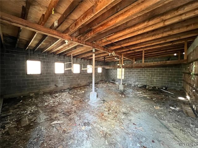 642 Monroe Avenue, Evans, NY 14006