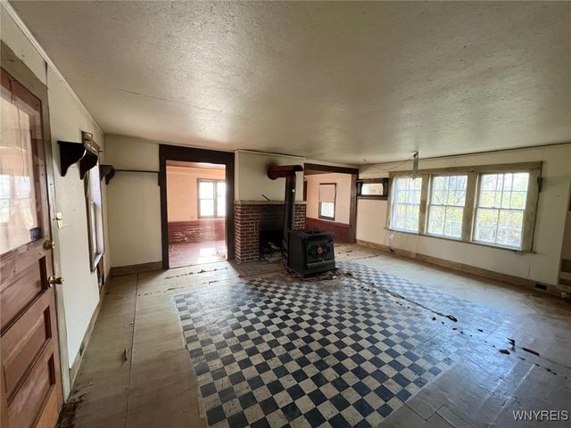 642 Monroe Avenue, Evans, NY 14006