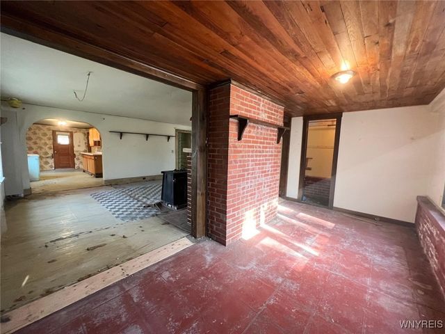 642 Monroe Avenue, Evans, NY 14006