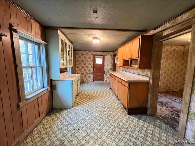 642 Monroe Avenue, Evans, NY 14006