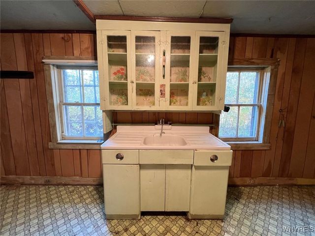 642 Monroe Avenue, Evans, NY 14006