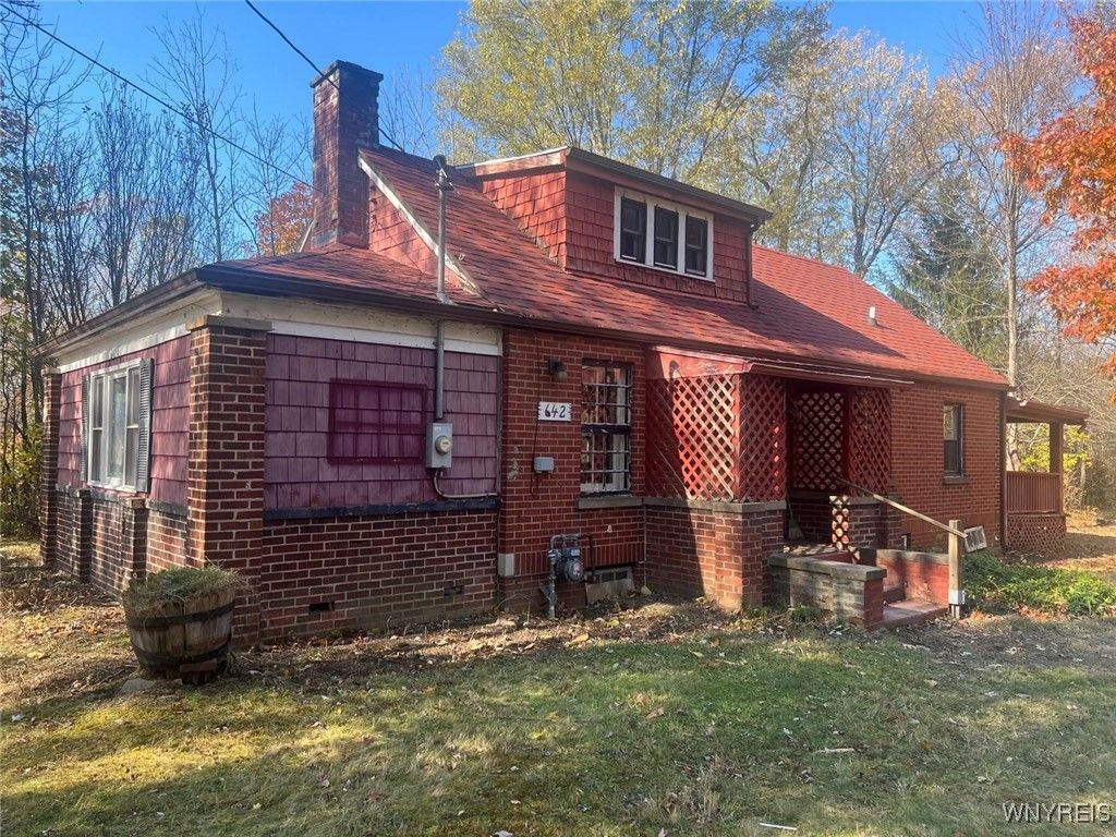 642 Monroe Avenue, Evans, NY 14006