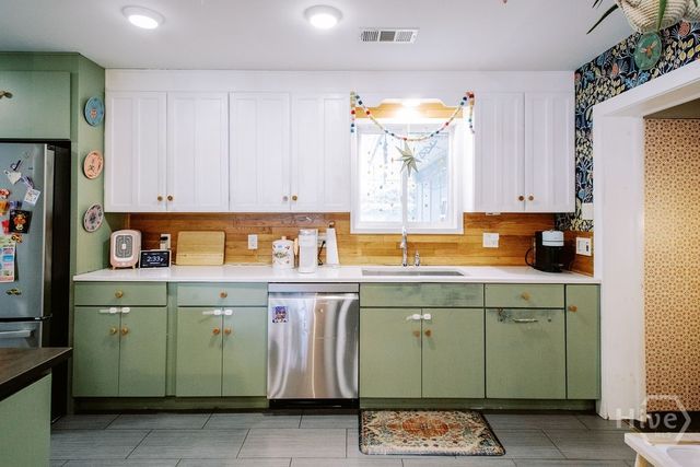 303 La Fayette Circle, Savannah, GA 31405