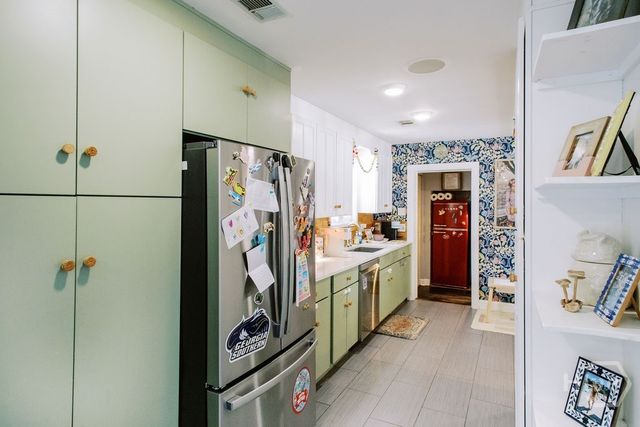 303 La Fayette Circle, Savannah, GA 31405