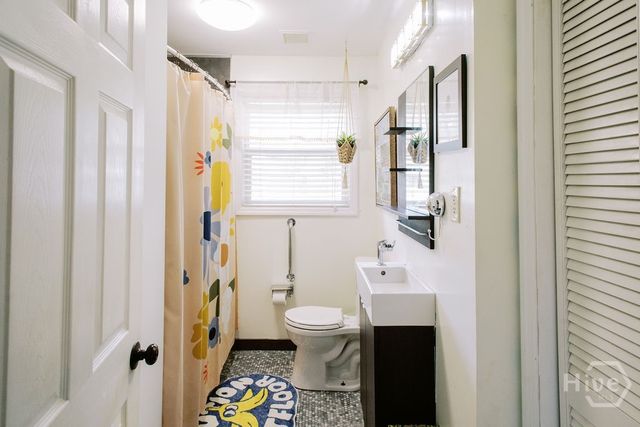 303 La Fayette Circle, Savannah, GA 31405