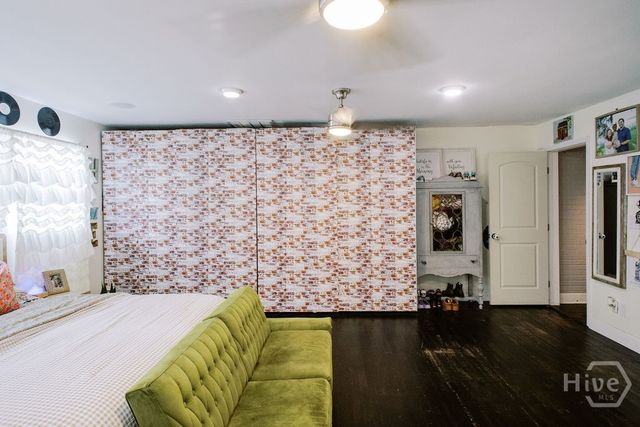 303 La Fayette Circle, Savannah, GA 31405