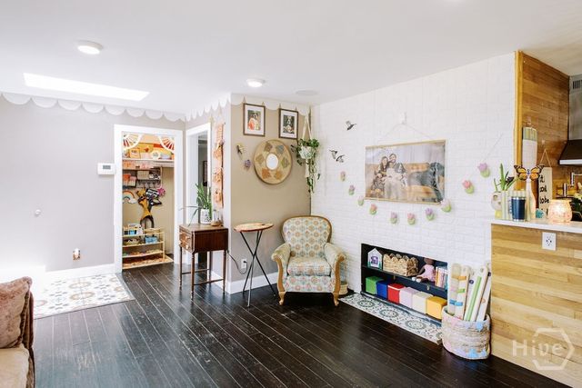 303 La Fayette Circle, Savannah, GA 31405