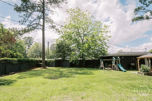 303 La Fayette Circle, Savannah, GA 31405