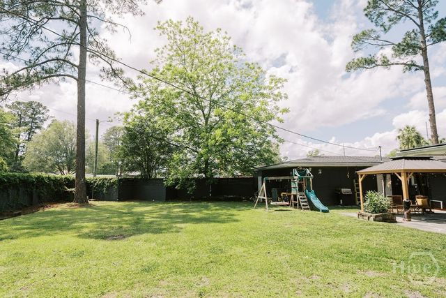 303 La Fayette Circle, Savannah, GA 31405