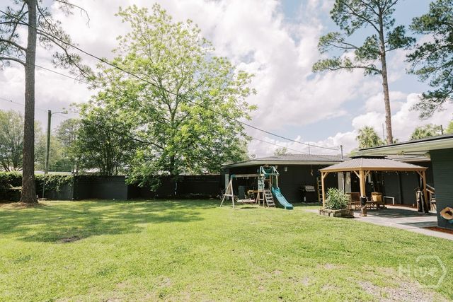 303 La Fayette Circle, Savannah, GA 31405