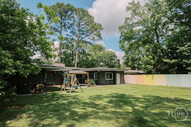 303 La Fayette Circle, Savannah, GA 31405