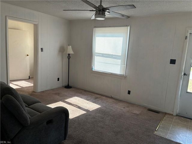 14 Fairview CIR S, Portsmouth, VA 23702