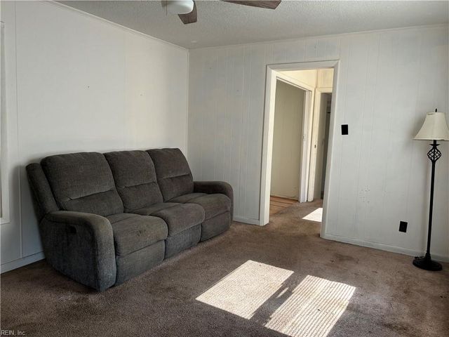 14 Fairview CIR S, Portsmouth, VA 23702