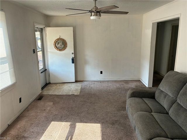 14 Fairview CIR S, Portsmouth, VA 23702