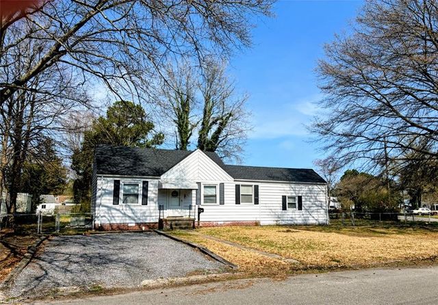 14 Fairview CIR S, Portsmouth, VA 23702