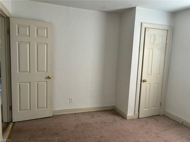 14 Fairview CIR S, Portsmouth, VA 23702