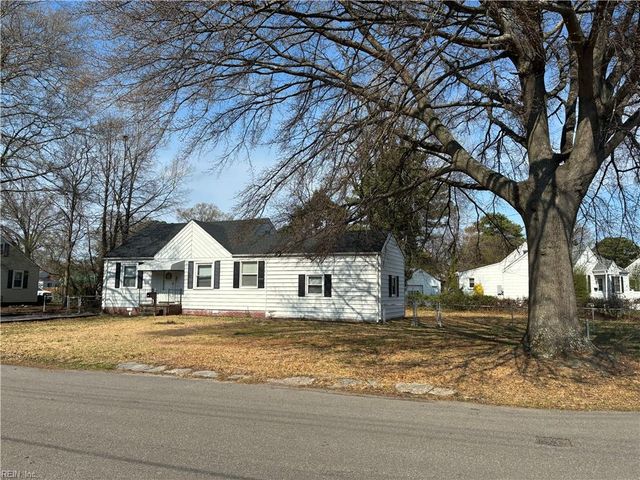 14 Fairview CIR S, Portsmouth, VA 23702