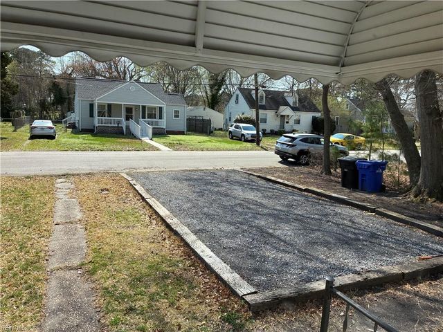 14 Fairview CIR S, Portsmouth, VA 23702