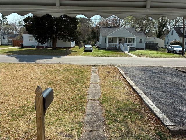 14 Fairview CIR S, Portsmouth, VA 23702