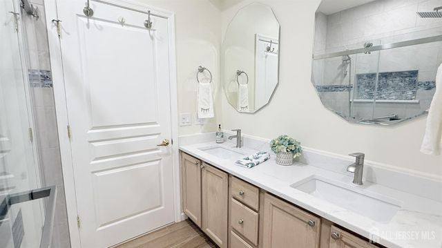 440 Bluebird Drive, Monroe, NJ 08831