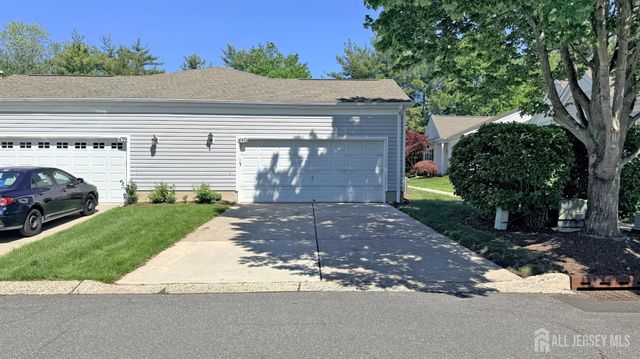 440 Bluebird Drive, Monroe, NJ 08831