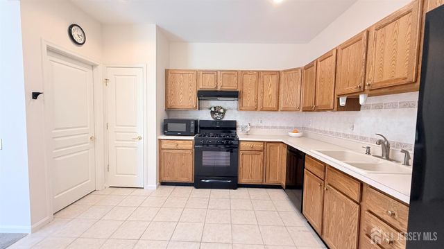 440 Bluebird Drive, Monroe, NJ 08831