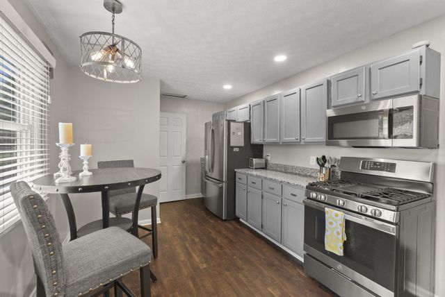 4511 Edgewyn Avenue, Hilliard, OH 43026