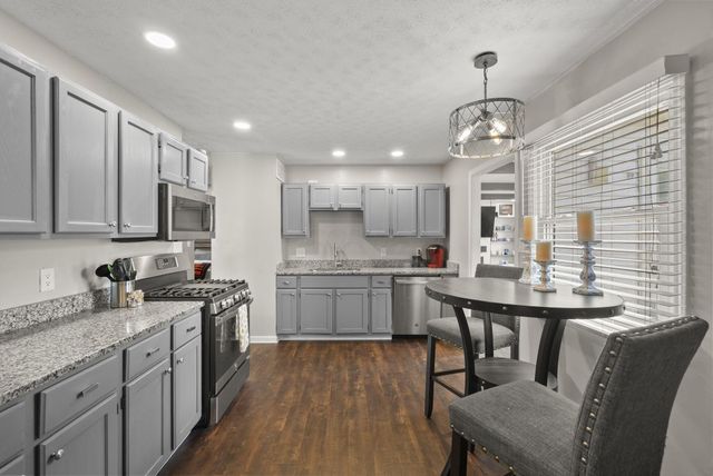 4511 Edgewyn Avenue, Hilliard, OH 43026