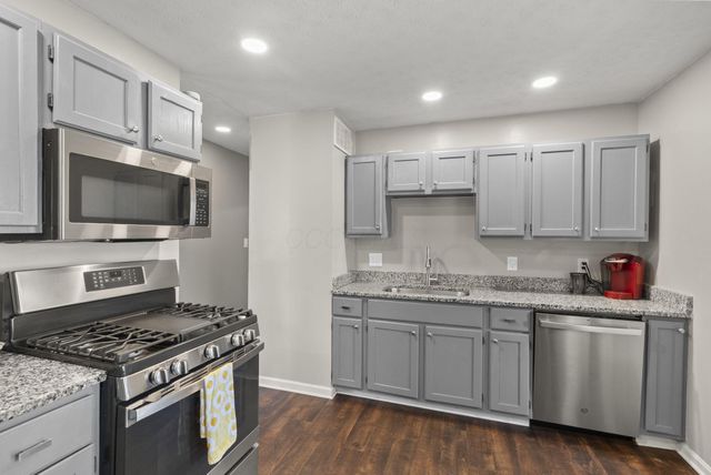 4511 Edgewyn Avenue, Hilliard, OH 43026