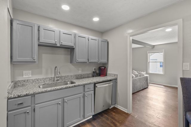 4511 Edgewyn Avenue, Hilliard, OH 43026