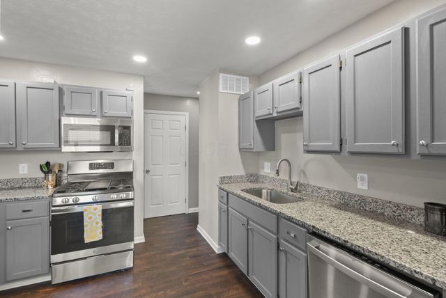 4511 Edgewyn Avenue, Hilliard, OH 43026