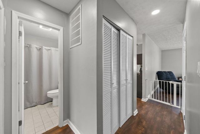 4511 Edgewyn Avenue, Hilliard, OH 43026