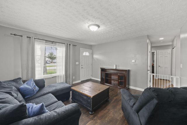 4511 Edgewyn Avenue, Hilliard, OH 43026