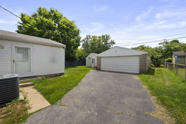 4511 Edgewyn Avenue, Hilliard, OH 43026