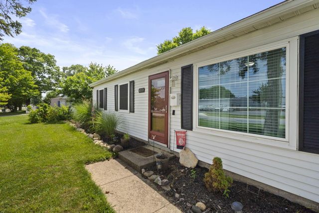 4511 Edgewyn Avenue, Hilliard, OH 43026