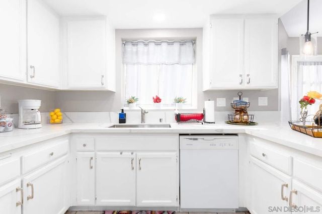 24643 Leafwood Dr, Murrieta, CA 92562