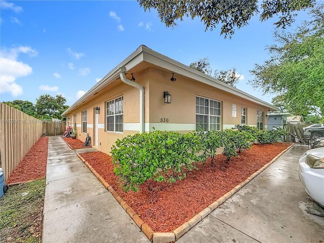 530 NE 34th St 1, Pompano Beach, FL 33064