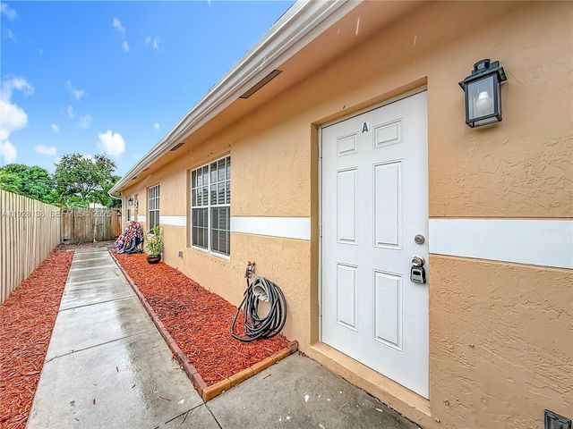 530 NE 34th St 1, Pompano Beach, FL 33064
