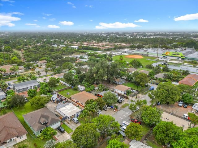 530 NE 34th St 1, Pompano Beach, FL 33064