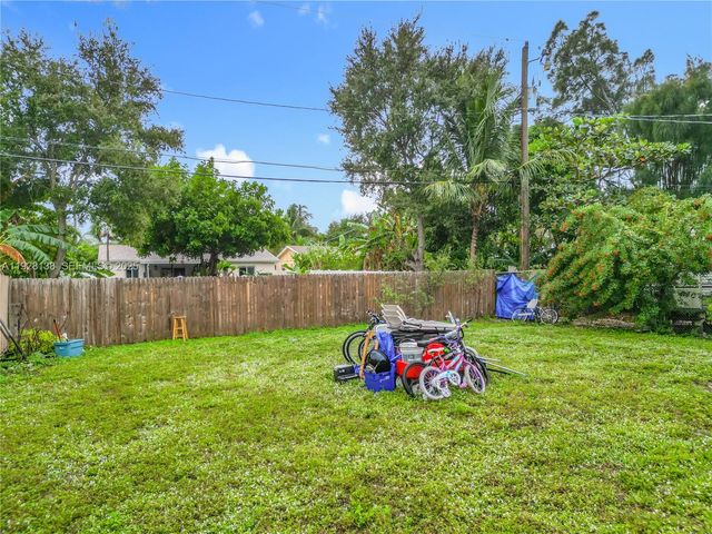 530 NE 34th St 1, Pompano Beach, FL 33064