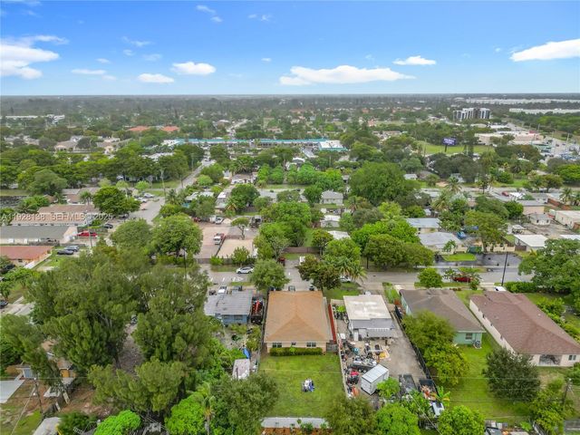 530 NE 34th St 1, Pompano Beach, FL 33064