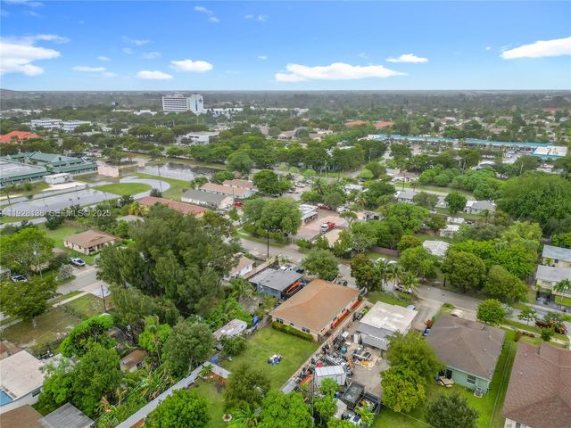 530 NE 34th St 1, Pompano Beach, FL 33064