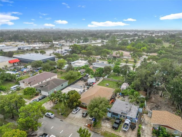 530 NE 34th St 1, Pompano Beach, FL 33064