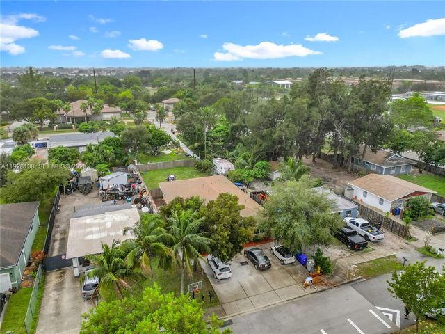 530 NE 34th St 1, Pompano Beach, FL 33064